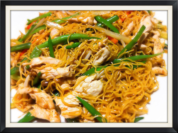 stir fried noodle chicken