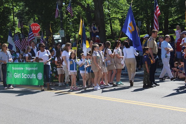 MemDayGirlScouts