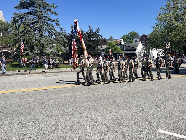 Scouts_w_Flags_mem